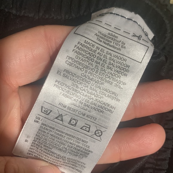 💚$5💚Adidas running shorts - Picture 3 of 6